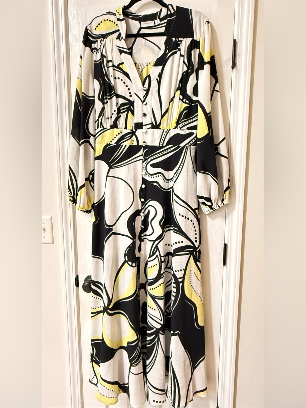 NWOT Premier Amour Floral Maxi Dress Black Yellow Size 16